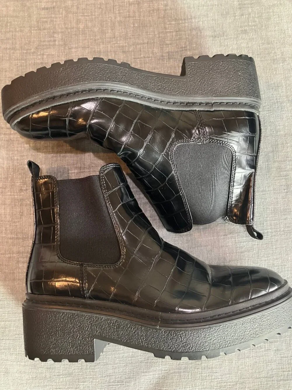 BP Cait Womens 8 Black Croc Embossed Chelsea Boots Platform Lug Sole NWOT